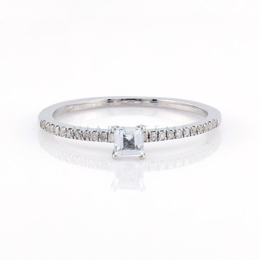 แหวนพลอยขาวประดับเพชร